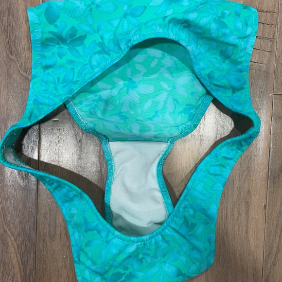 Triangle Top, Lined Bikini with Matching Sarong - Picture 5 of 12